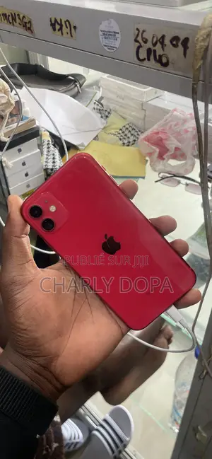Apple iPhone 11 64 GB Rouge