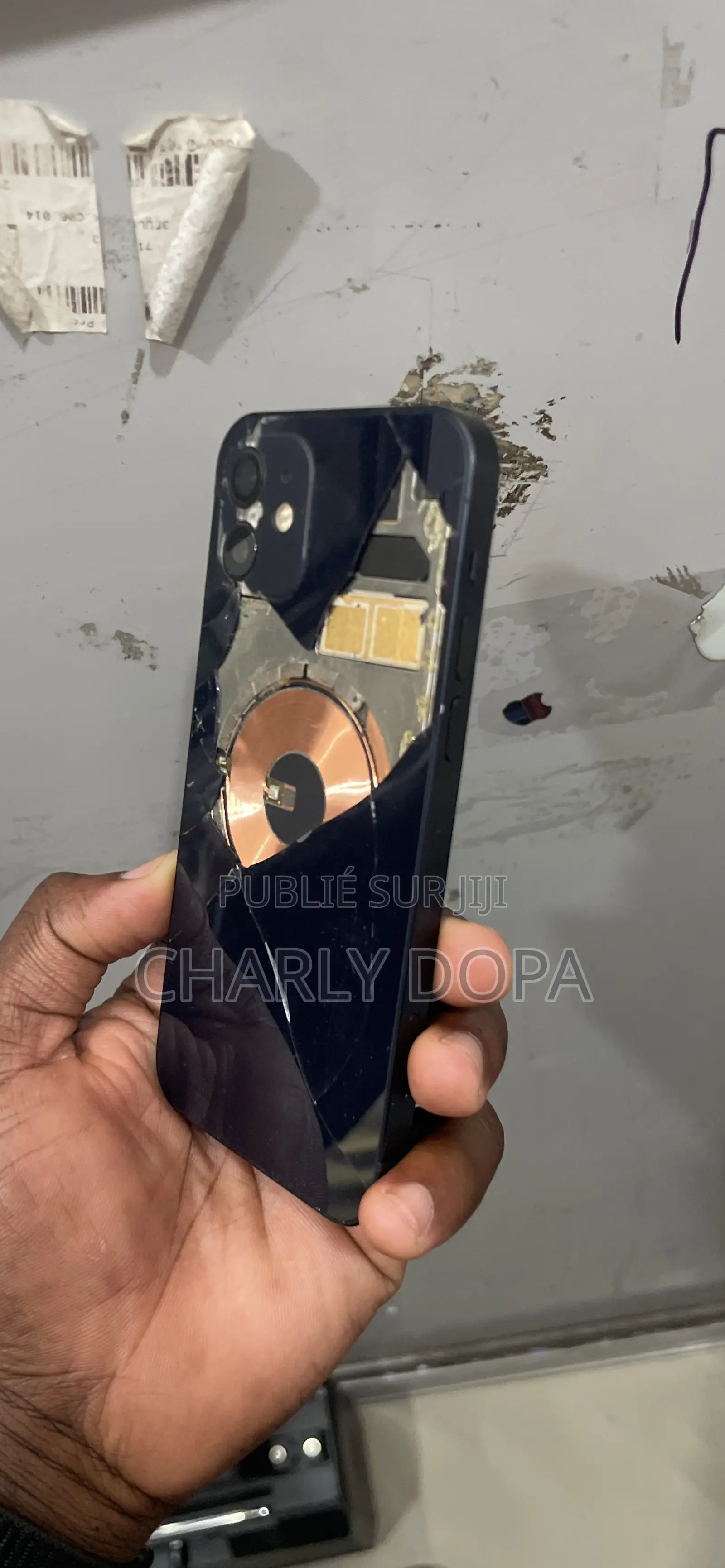 Apple iPhone 12 64 GB Noir