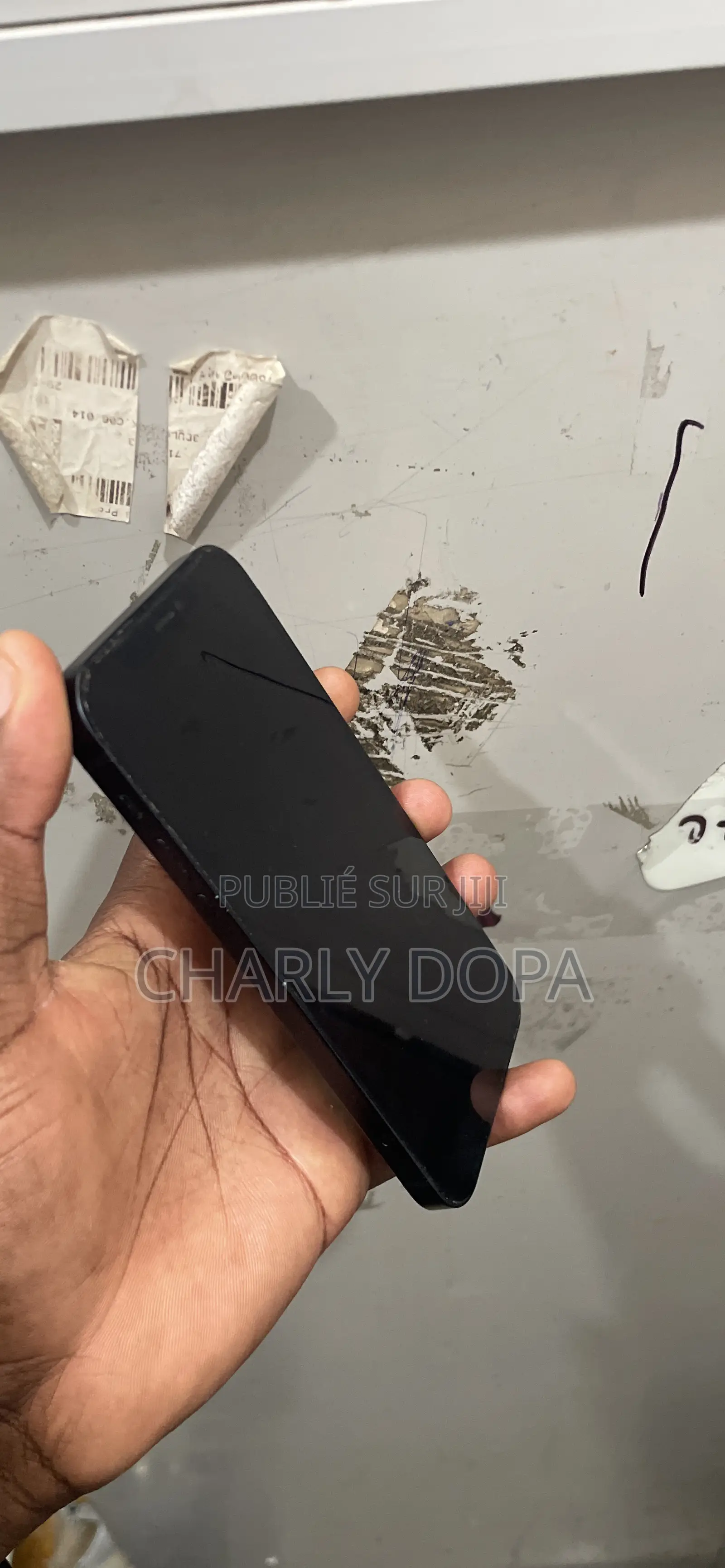 Apple iPhone 12 64 GB Noir