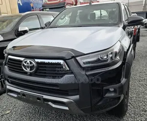 Nouveau Toyota Hilux 2025 Noir