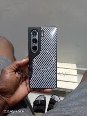 Nouveau Tecno Camon 40 Pro 5G 256 GB Argenté