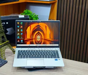 Nouveau HP EliteBook 840 G8 16GB Intel Core i5 SSD 512GB