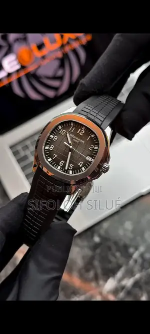 Montre Luxueuse Patek Philippe De La Collection Nautilus .