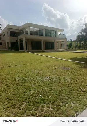 9chbre Villa dans Massa Immobilier, Cocody à Louer