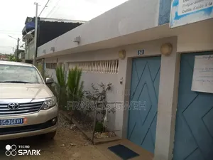 3chbre Villa dans Francis Gweh, Cocody à Vendre