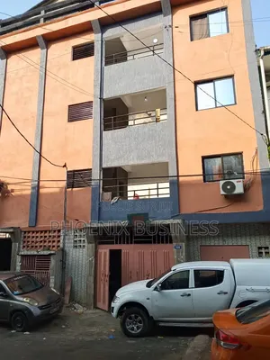 8chbre Blocs d'appartements dans Yopougon à Vendre