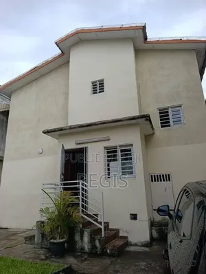 4chbre Villa dans Villa À Louer, Cocody à Louer