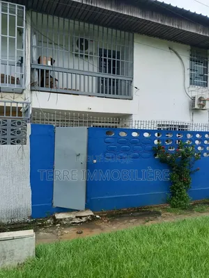 3chbre Duplex dans La Terre Immobilière, Cocody à Vendre