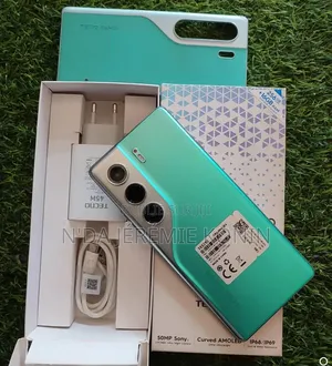 Nouveau Tecno Camon 40 256 GB Vert