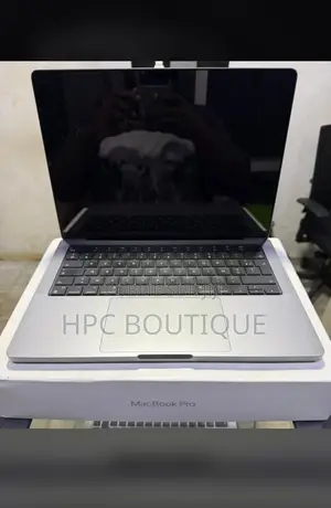 Nouveau Apple MacBook Pro 2023 M2 32GB Apple M2 SSD 1T