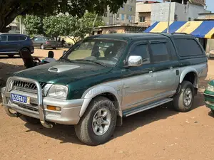 Mitsubishi L200 Club Cab 2.2 4WD 2017 Vert