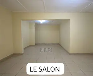 4chbre Villa dans Bulding House, Yopougon à Vendre