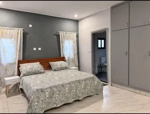 Meublé 4chbre Appartement dans Mt Services Location, Cocody à Louer