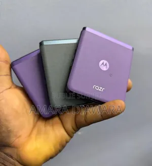 Nouveau Motorola Razr 40s 256 GB Autre
