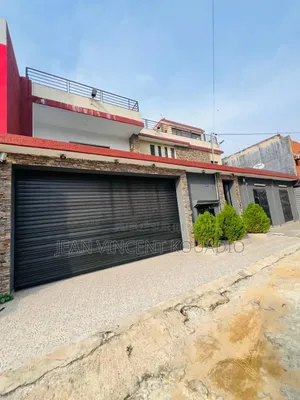 Meublé 6chbre Villa dans Immobilier, Cocody à Vendre