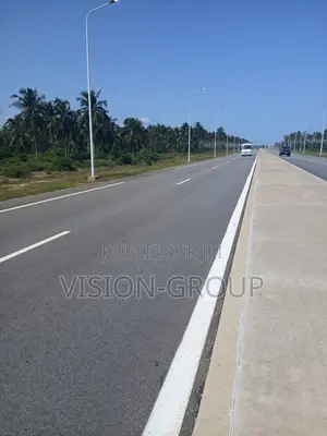 Quelques Hectares Sur l'Autoroute d'Assinie