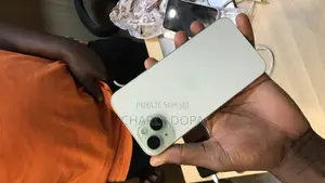 Apple iPhone 15 Plus 128 GB Vert