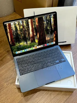 Nouveau Apple MacBook Pro 2019 32GB Intel Core i7 eMMC 512GB
