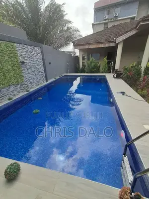 4chbre Villa dans Villa Haut Standing, Cocody à Vendre