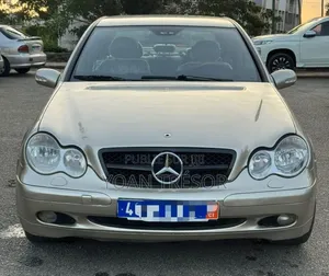 Mercedes-Benz C200 2005 Beige
