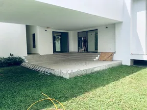 Meublé 5chbre Duplex dans Cite Anono, Cocody à Vendre