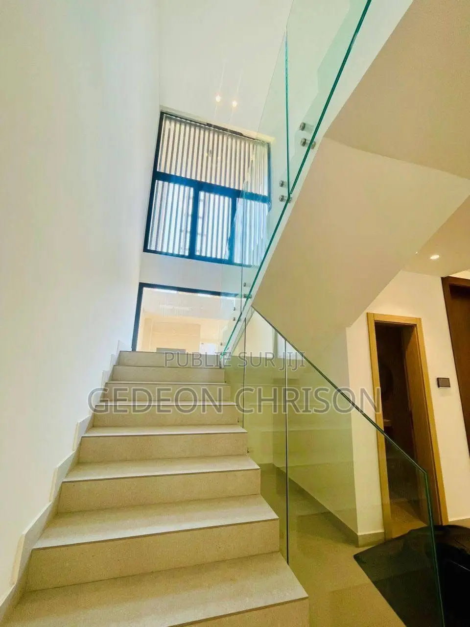 5chbre Villa dans Cocody à Louer