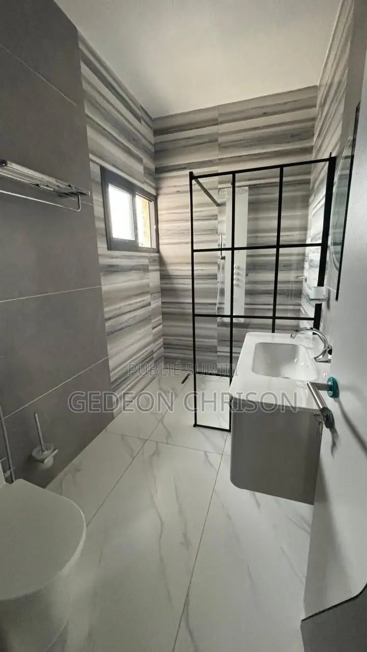 5chbre Villa dans Cocody à Louer