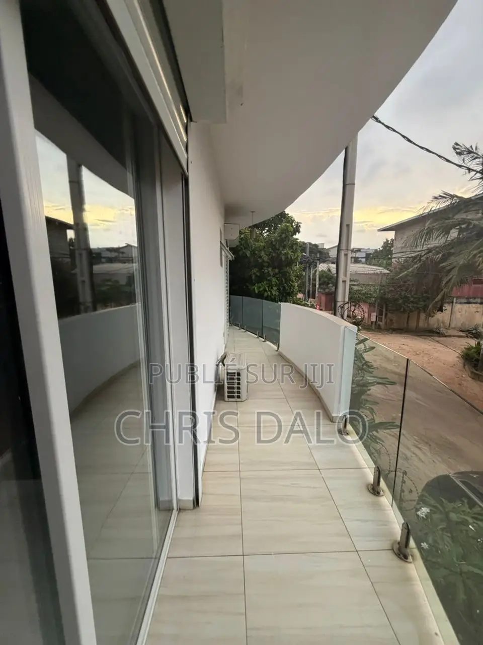 5chbre Villa dans Villa De Luxe, Cocody à Louer