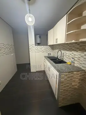 5chbre Villa dans Villa De Luxe, Cocody à Louer