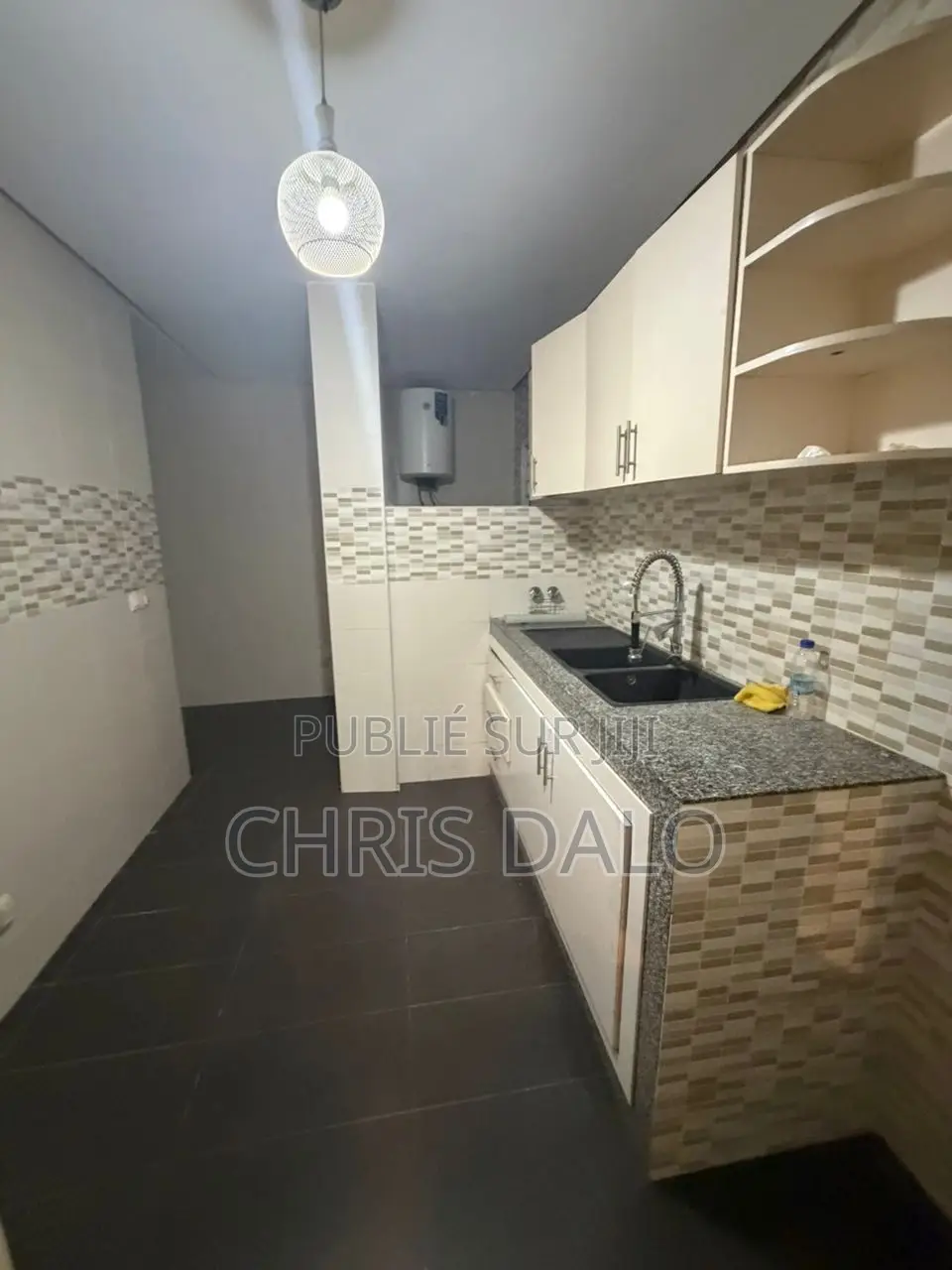 5chbre Villa dans Villa De Luxe, Cocody à Louer