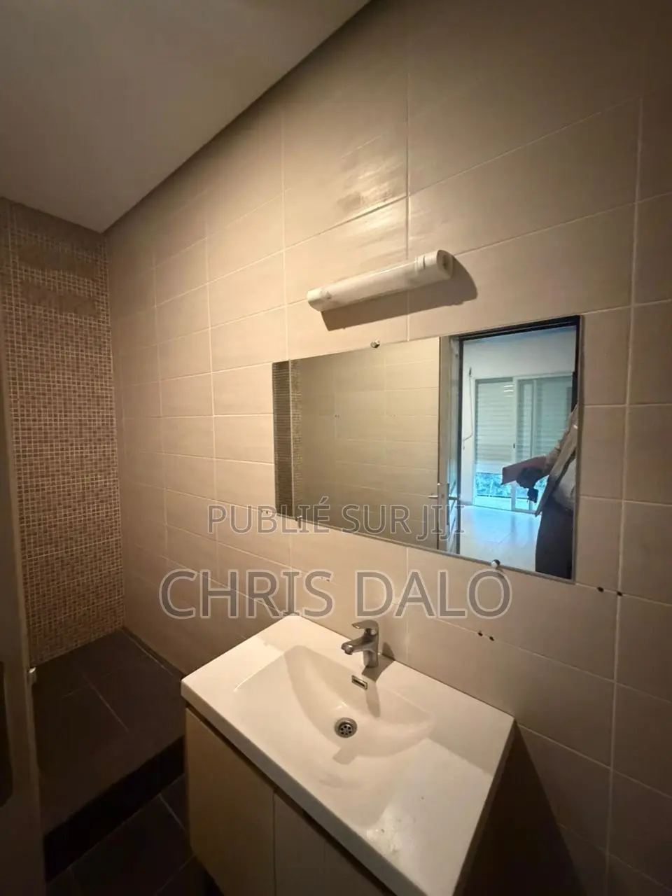 5chbre Villa dans Villa De Luxe, Cocody à Louer