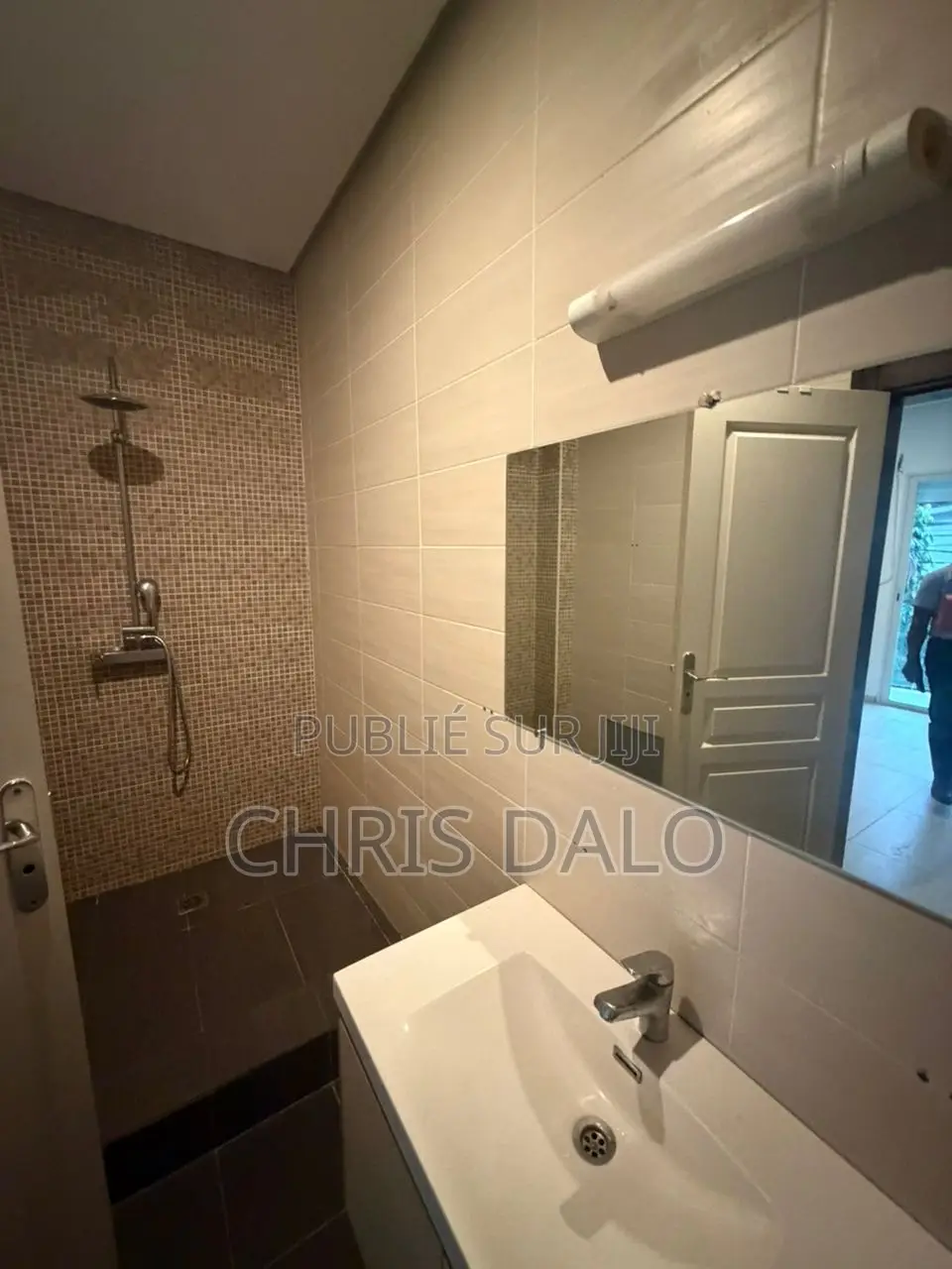 5chbre Villa dans Villa De Luxe, Cocody à Louer