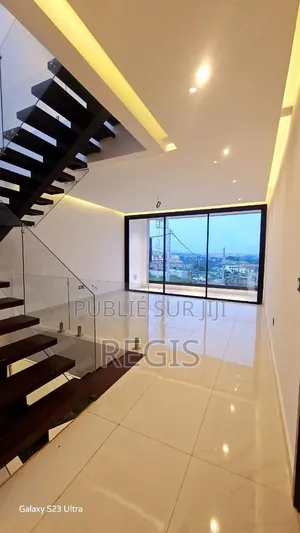 5chbre Duplex dans Klayservices, Cocody à Vendre