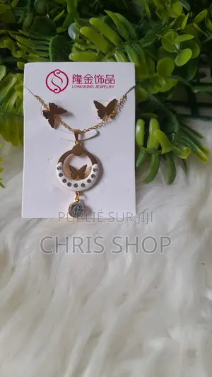 Boucle d'Oreille Et Chaîne