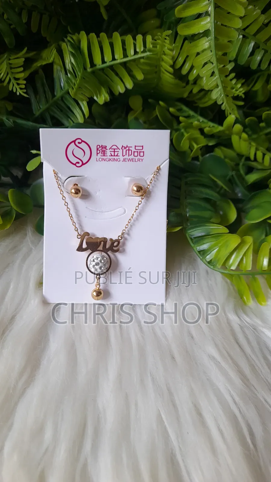 Boucle d'Oreille Et Chaîne
