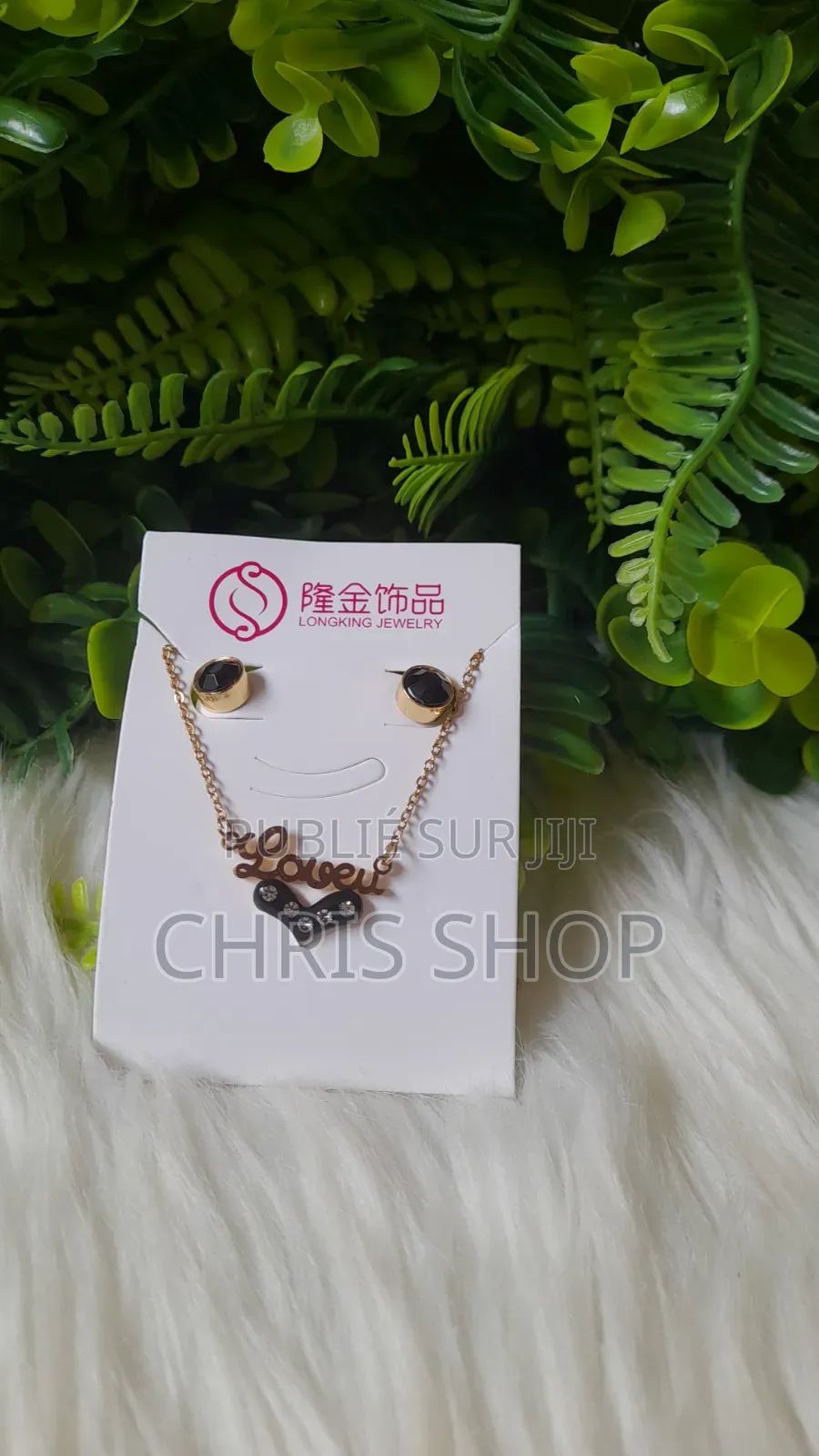Boucle d'Oreille Et Chaîne