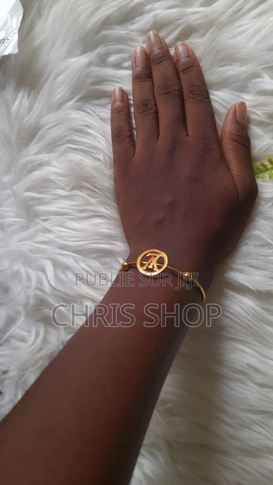 Nous Avons Les Bracelets