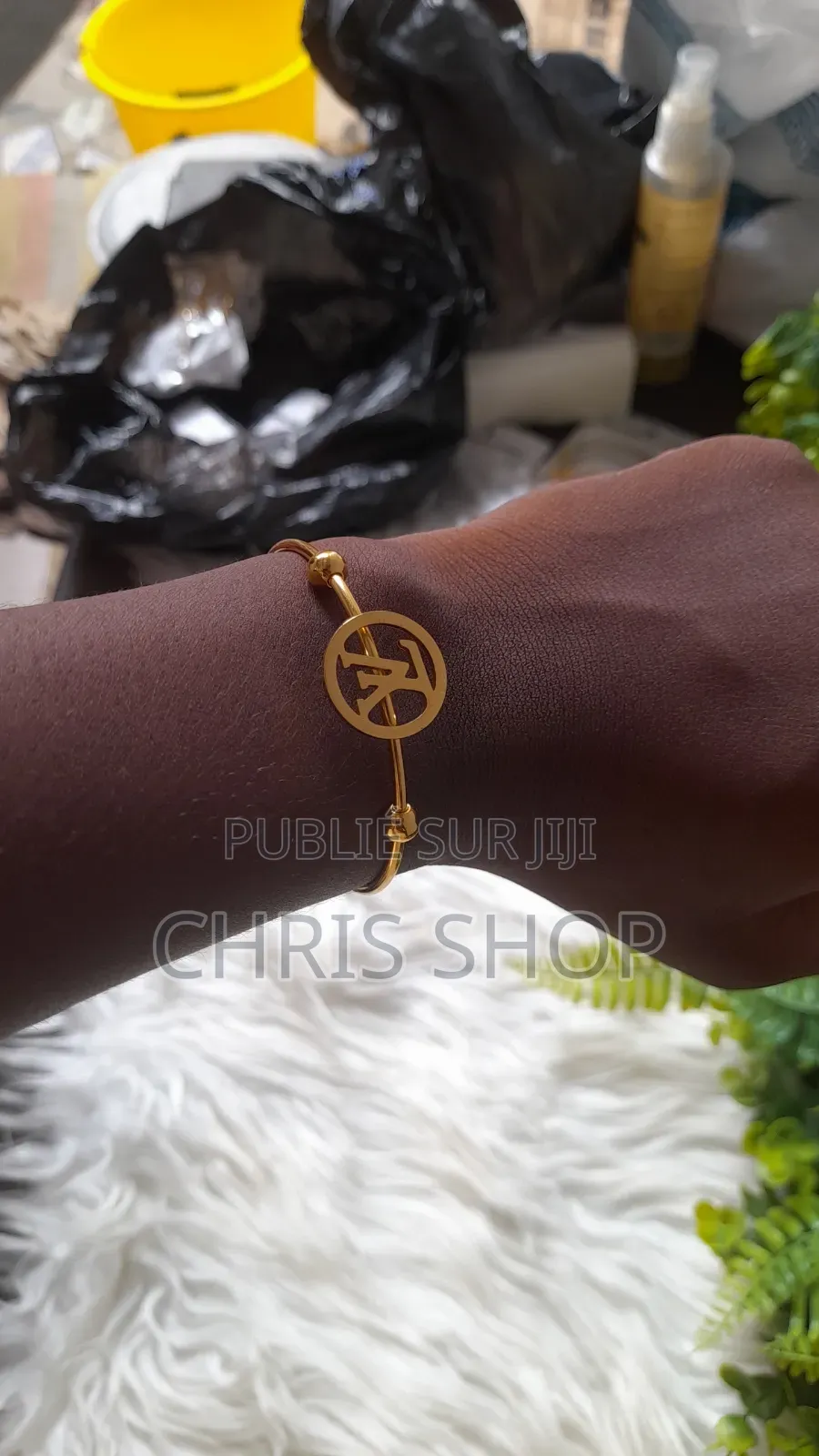 Nous Avons Les Bracelets
