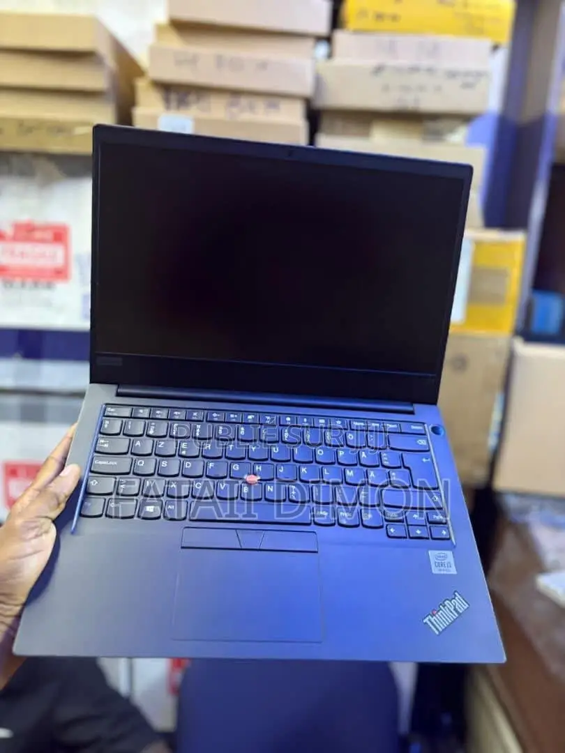 Nouveau Lenovo ThinkPad E14 Gen 6 8GB Intel Core i3 SSD 256GB