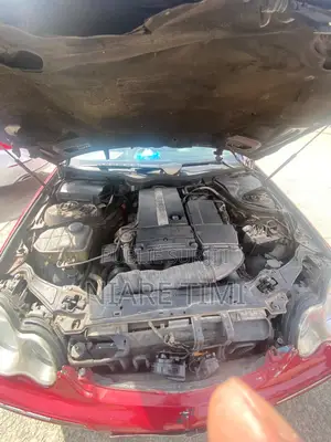 Mercedes-Benz C230 2005 Rouge