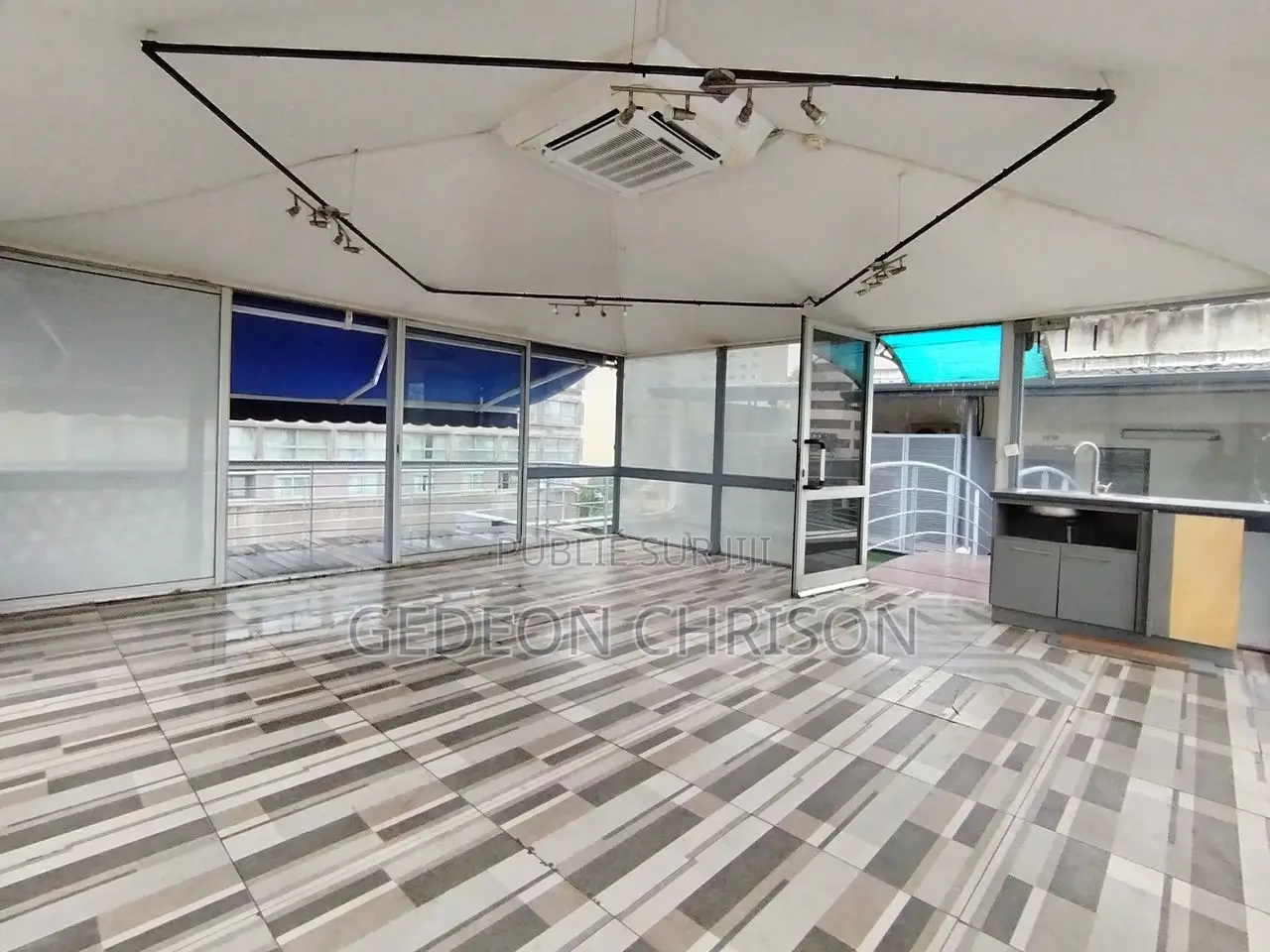 Location – Immeuble De Bureaux R+3 – Abidjan Plateau