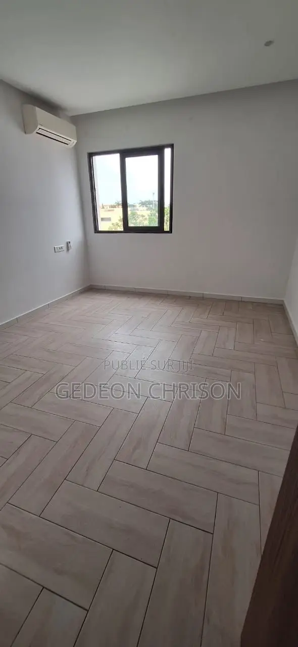 4chbre Villa dans Cocody à Louer