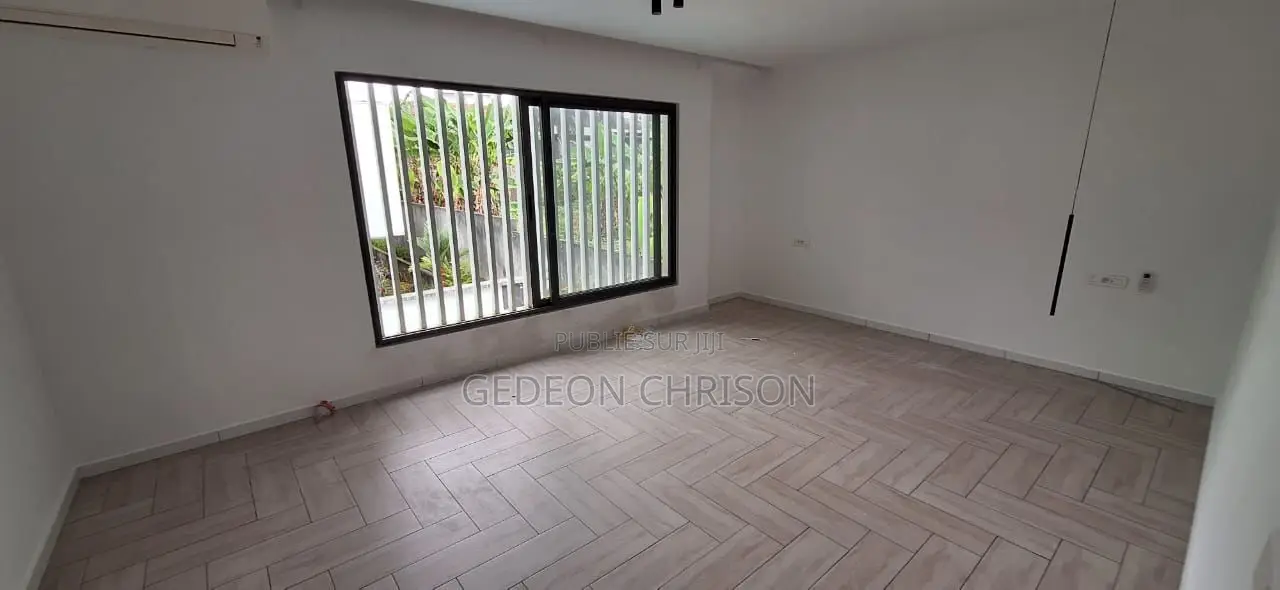 4chbre Villa dans Cocody à Louer