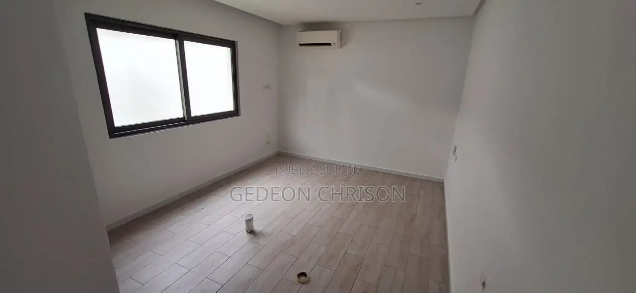 4chbre Villa dans Cocody à Louer