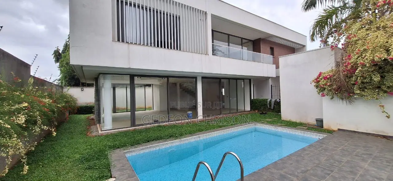 4chbre Villa dans Cocody à Louer