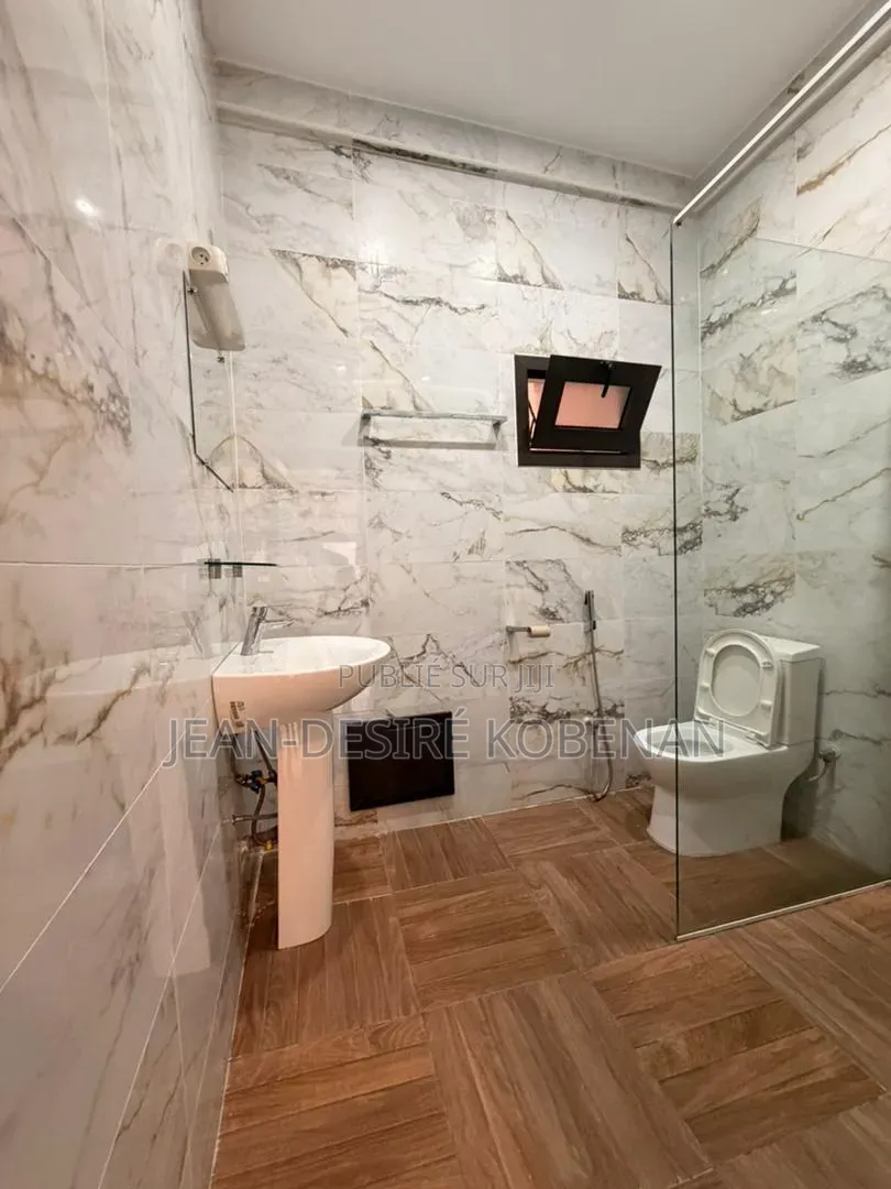 1chbre Appartement-terrasse dans Alya Immo, Cocody à Louer