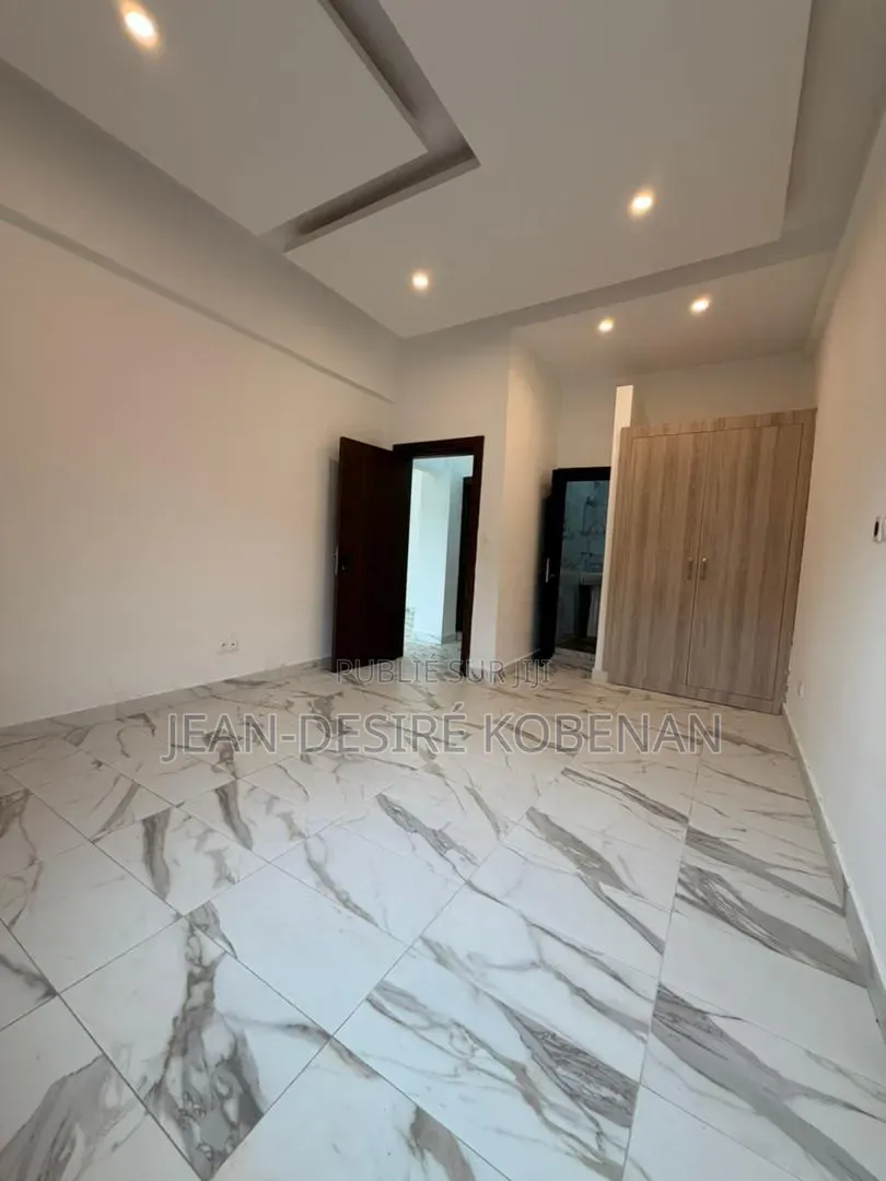 1chbre Appartement-terrasse dans Alya Immo, Cocody à Louer