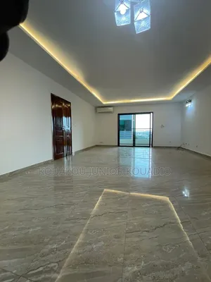 1chbre Chambre et salon dans Pos4444, Cocody à Louer