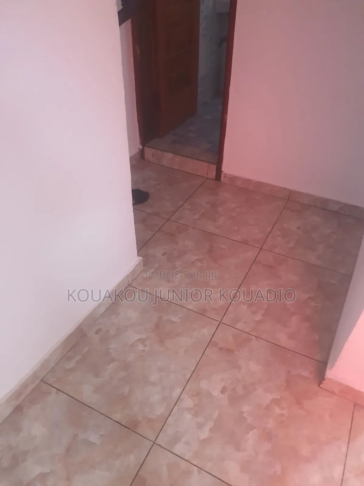 1chbre Chambre et salon dans Pos4444, Cocody à Louer