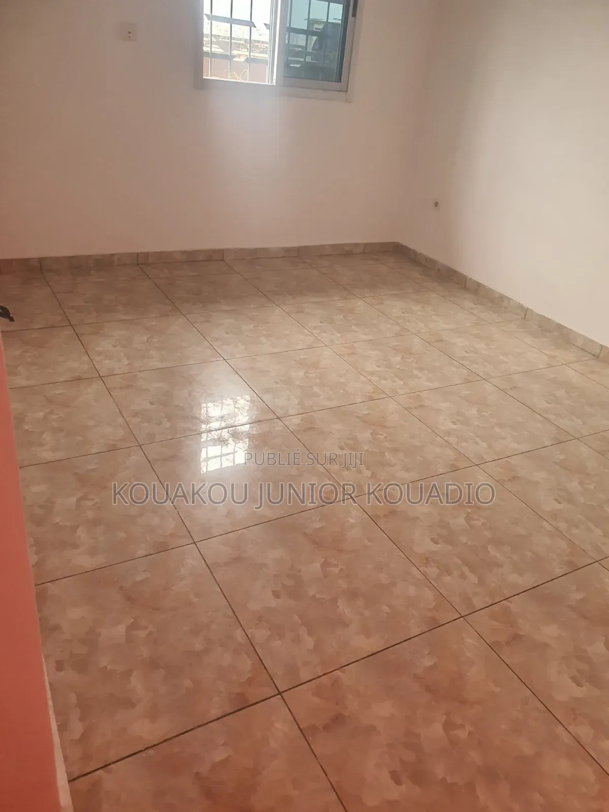 1chbre Chambre et salon dans Pos4444, Cocody à Louer